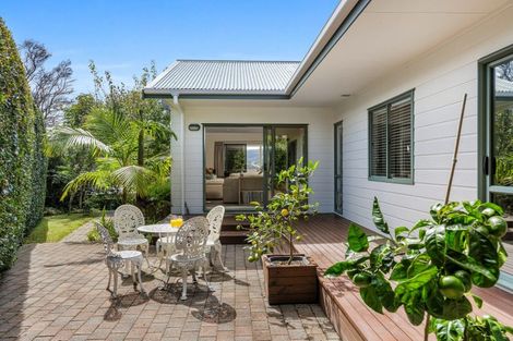 Photo of property in 41 Hammond Avenue, Hatfields Beach, Orewa, 0931