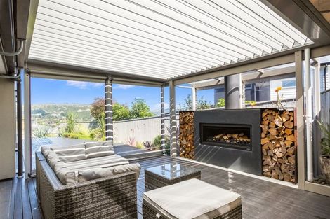 Photo of property in 18 Peel Lane, Aotea, Porirua, 5024