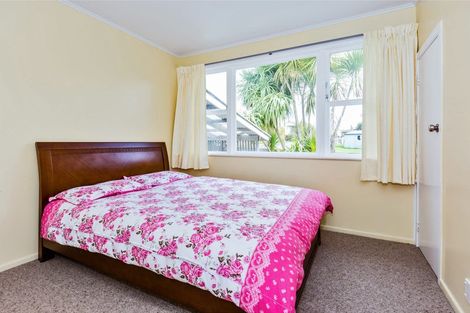 Photo of property in 2 Claridge Street, Glen Eden, Auckland, 0602