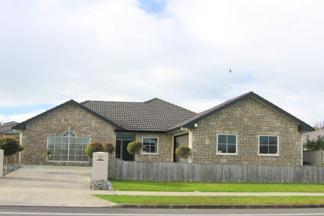 Photo of property in 154 Kilkenny Drive, East Tamaki Heights, Auckland, 2016