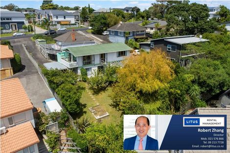 Photo of property in 2/442 Beach Road, Murrays Bay, Auckland, 0630