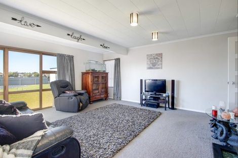Photo of property in 102 Nuffield Avenue, Marewa, Napier, 4110
