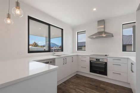 Photo of property in 12 Hebbard Court, Albert Town, Wanaka, 9305
