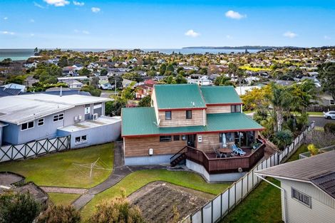 Photo of property in 7 Fairway Avenue, Red Beach, 0932