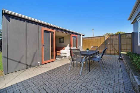 Photo of property in 1 Kingswood Road, Papatoetoe, Auckland, 2025
