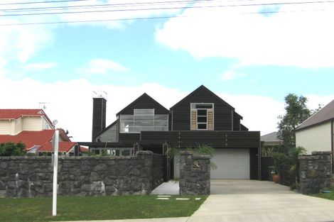 Photo of property in 15 Maritime Terrace, Birkenhead, Auckland, 0626