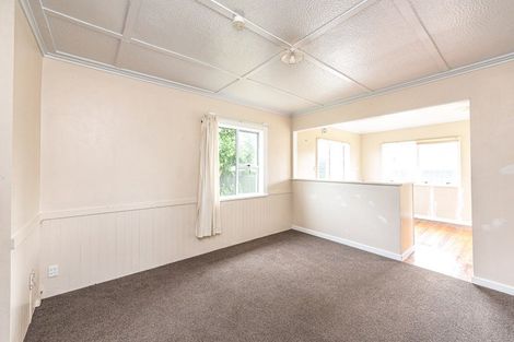 Photo of property in 184 Cornfoot Street, Castlecliff, Whanganui, 4501