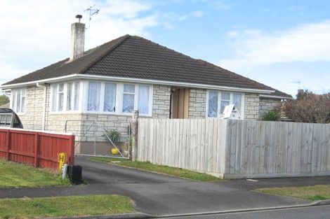 Photo of property in 2 Mcpherson Place, Fairfield, Hamilton, 3214