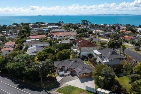 Photo of property in 859 Beach Road, Waiake, Auckland, 0630