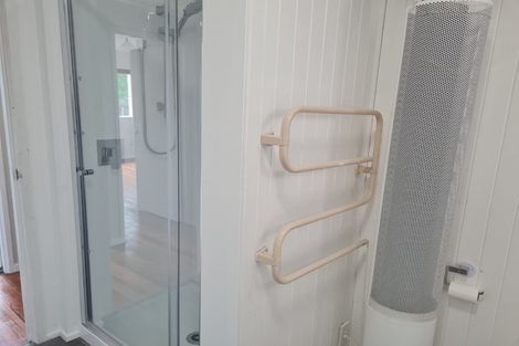 Photo of property in 38 Normanton Street, Glenfield, Auckland, 0629