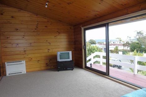 Photo of property in 18 Glamorgan Street, Northland, Wellington, 6012