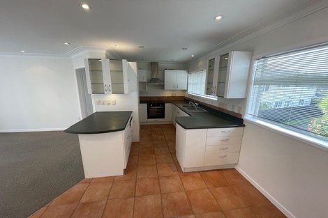 Photo of property in 2/185 Shakespeare Road, Milford, Auckland, 0620