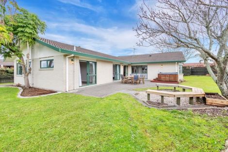 Photo of property in 20 Gairloch Place, Wattle Downs, Auckland, 2103