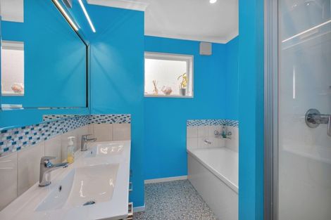 Photo of property in 35 Discovery Drive, Whitby, Porirua, 5024