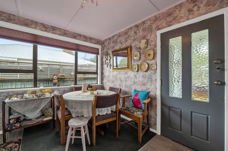 Photo of property in 21 Mills Street, Eltham, 4322