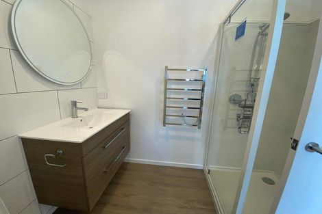 Photo of property in 1/60 Hepburn Road, Glendene, Auckland, 0602