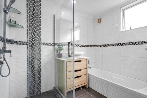 Photo of property in 52 Bruce Pulman Drive, Takanini, 2112