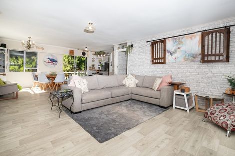 Photo of property in 737 Scenic Drive, Henderson Valley, Auckland, 0612