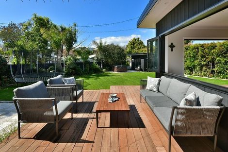 Photo of property in 73 The Circle, Manly, Whangaparaoa, 0930