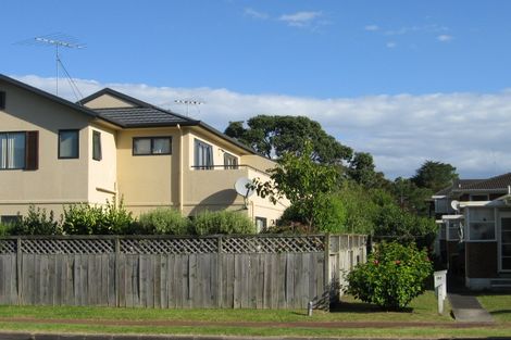 Photo of property in 2/30 Inverness Road, Browns Bay, Auckland, 0630
