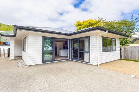 Photo of property in 16a Utauta Street, Waikanae, 5036