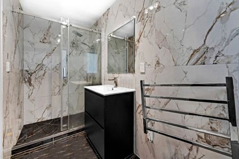 Photo of property in 10d Benton Place, Manurewa, Auckland, 2102