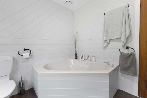 Photo of property in 14 Peace Avenue, Moturoa, New Plymouth, 4310