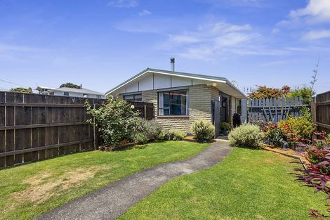 Photo of property in 32a Simons Street, Moturoa, New Plymouth, 4310