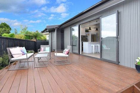 Photo of property in 33a Doment Crescent, Orewa, 0931