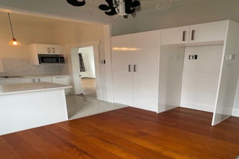 Photo of property in 86 Aroha Avenue, Sandringham, Auckland, 1025