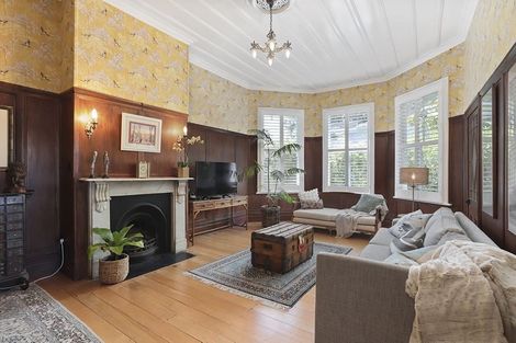 Photo of property in 12 Maritime Terrace, Birkenhead, Auckland, 0626