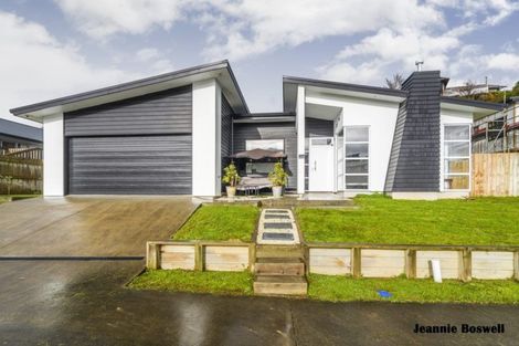 Photo of property in 105 Cashmere Drive, Fitzherbert, Palmerston North, 4410