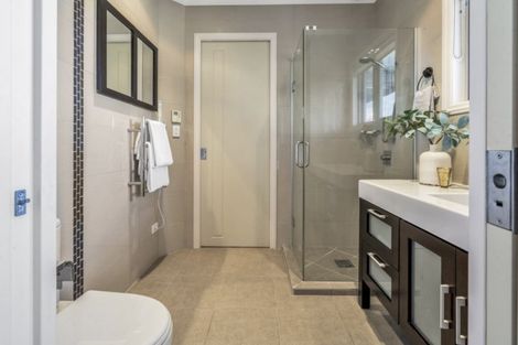 Photo of property in 7 Fenton Terrace, Cockle Bay, Auckland, 2014