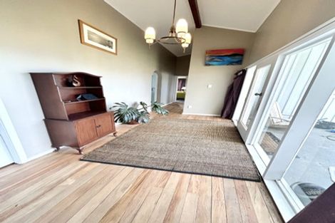 Photo of property in 15 Loasby Crescent, Newlands, Wellington, 6037