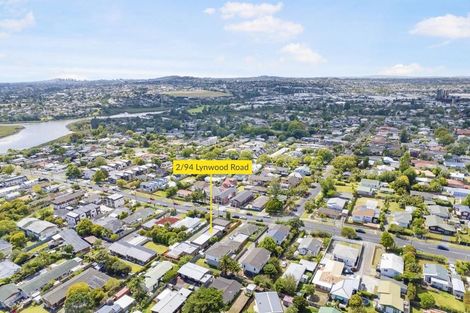 Photo of property in 2/94 Lynwood Road, New Lynn, Auckland, 0600