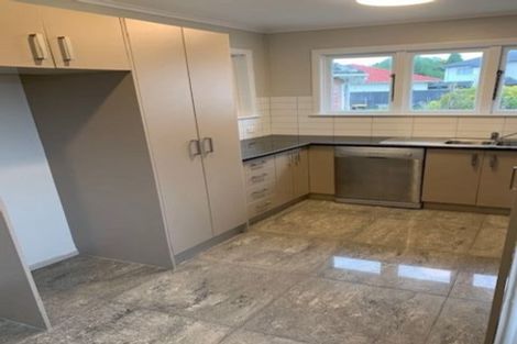 Photo of property in 24 Sutton Crescent, Papakura, 2110