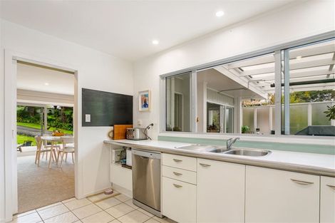 Photo of property in 1040 Scenic Drive North, Swanson, Auckland, 0816