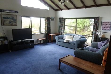 Photo of property in 72 Hastings Street, Halcombe, Feilding, 4779