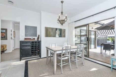 Photo of property in 6 Bungalore Place, Half Moon Bay, Auckland, 2012