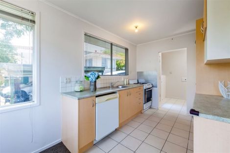 Photo of property in 1/11 Cassia Place, Sunnynook, Auckland, 0620