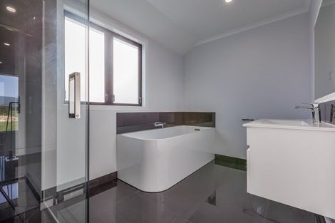 Photo of property in 19 Corsica Court, Fitzherbert, Palmerston North, 4410