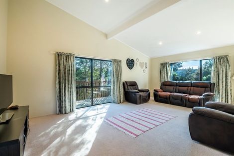 Photo of property in 2/41 Radiata Lane, Chatswood, Auckland, 0626