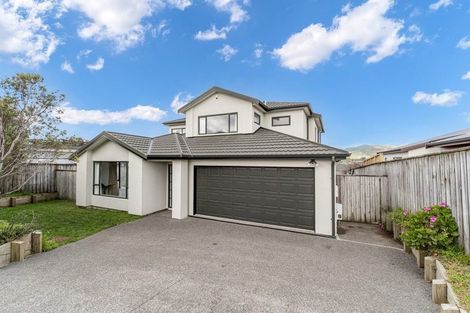 Photo of property in 16 Greenstone Place, Aotea, Porirua, 5024