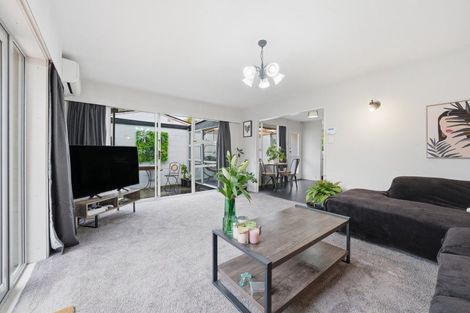 Photo of property in 1/106 Lake Terrace Road, Burwood, Christchurch, 8061