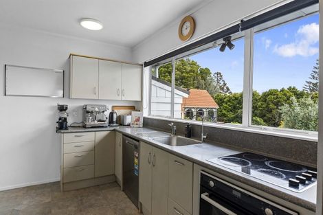 Photo of property in 48 Marlborough Avenue, Glenfield, Auckland, 0629