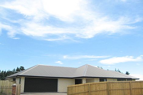 Photo of property in 73 Eastwood Rise, Waimairi Beach, Christchurch, 8083
