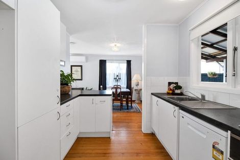 Photo of property in 162 Seaview Road, Westown, New Plymouth, 4310