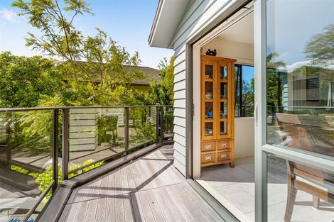 Photo of property in 8a Horizon Way, West Harbour, Auckland, 0618