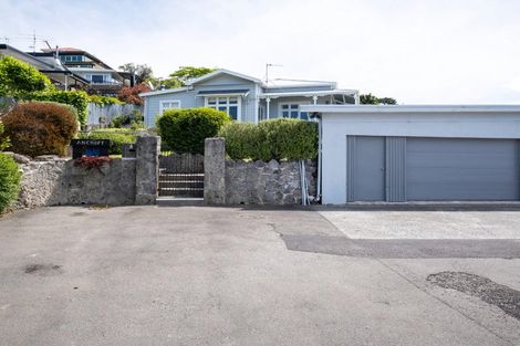 Photo of property in 8 Goldsmith Terrace, Hospital Hill, Napier, 4110