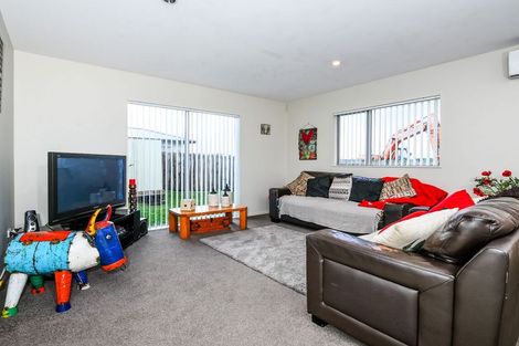 Photo of property in 116 Popokatea Drive, Takanini, 2112